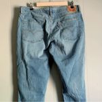 Levi's  Distressed Boyfriend Crop Jean Light Wash 32 Photo 3
