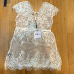 Kloer White Lace Lingerie Top Cap Sleeve Sheer NWT Size Medium Photo 2