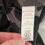 Athleta  Women's Lightning Camo 7/8 Tight Size Medium Photo 10