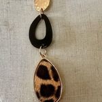 C 1946 gold tone long leopard black necklace Photo 1