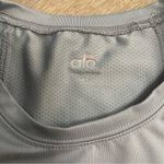 Alo Yoga  - Cool Fit Tee Photo 3