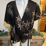 Studio I Studio 1 black and cream wrap shirt Photo 0