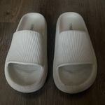 Cushionare Cushionaire Slide Sandal Photo 0