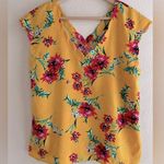 EXPRESS Medium Scalloped Yellow Floral Sleeveless V Neck Top Photo 0