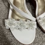 new sparkly floral bridal white wedge saandals 39 Size 8 Photo 2