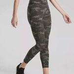 Athleta  Ultimate Camo 7/8 Tight Leggings Small Petite Photo 0