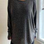 Athleta Women's Long Sleeve Gray Top with Thumb Holes Size L Photo 5