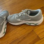 Mizuno s Running Shoes Photo 2