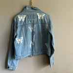 The Style Between Us Women's Light Blue Denim Jacket with Butterfly Embroidery Photo 7
