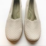 Grasshoppers Size 7 Tan Wedged Slip On Shoe Photo 2