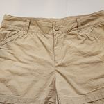 Columbia Women's Tan Shorts Size 4/L Photo 1