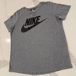 Nike Swoosh Casual Athleisure ShortSleeve T-Shirt Womens Medium Gray Workout Gym Photo 1