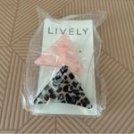 Lively Triangle Hair Claw Clips Pink Cheetah Print Casual Neutral Trendy Pink Photo 4