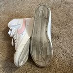 White and pink Blazer Mid 77 trainers #nikeblazer size 7 Photo 2