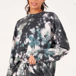 Onzie NWT  Boyfriend Sweatshirt Tie Dye Oversized Cozy Athleisure OS Photo 0