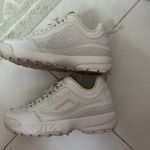 FILA  Disruptor leather  White Sneaker size 9 Euc Photo 2