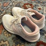 New Balance Women's 520 V7 Running Shoe Photo 1