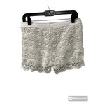 United Colors Of Benetton  Women's Scallop Tiered Crotchet Shorts Sz M Photo 2