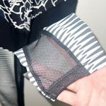 Alto Giro Fun Fitness Floral Colorblock Navy & White High Rise Striped Leggings Blue Size M Photo 3