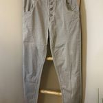 Femme Fatale Green Brown Button Photo 1