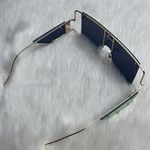 Rose gold Mirror Sunglasses Photo 3