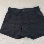 Athleta  Black 4” Trekkie Cargo Shorts Women Size 4 Gym Outdoor Pockets Sporty Photo 0