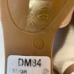 Le chateau  Scalloped Flats Photo 6