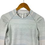 Lululemon  Think Fast Long Sleeve Om Stripe Heathered Silver Spoon Silver Spoon 6 Photo 4