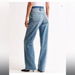 Abercrombie & Fitch  Light Blue High Rise Loose Jean Size 24/00R Photo 3