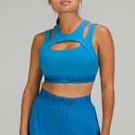 Lululemon Logo Train Bra Photo 0