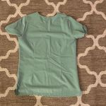 FIGS scrubs top women’s size extra small Photo 1