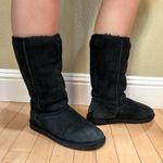 UGG  Classic Tall Black Shearling Boots - Womens Size 6 Photo 5