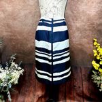 W By Worth  Wavy Stripe 100% Silk Twill Slim Skirt Navy/White size 10 Photo 2