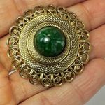 Gold tone ornate green stone scarf clip Photo 1