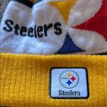 Like New Unisex New Era PittsburghSteelers PomPom NFL Beanie Black and Yellow Photo 4
