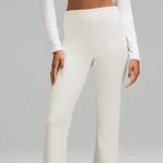 Lululemon NWT Womens Brushed Softstreme Rib Zip Flare 32.5 Bone Size 14 Photo 0