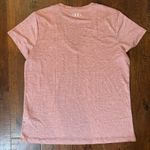 Under Armour  Heatgear athletic wear loose fit short sleeve tee shirt, size XL Photo 2