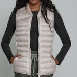 7 Diamonds Womens Andes Front Zipper Puffer Vest in Color Pearl Sz Small White Photo 0