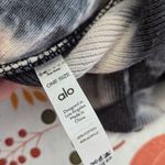 Alo Yoga ALO tie dye  grey and white beanie   Photo 3
