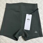 Alo Yoga Ribbed Shorts Photo 0