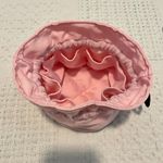 None satiny smooth pink drawstring close circular jewelry pouch travel case A1 4405 Photo 2