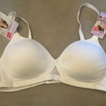 Hanes NWT Oh So Light Comfort Bras Wireless T-Shirt bra white small Photo 3