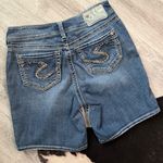 Silver Jeans 🩶 SUKI Blue Shorts•Size:26🩶 Photo 5
