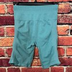 Alphalete  seamless shorts Photo 2