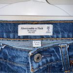 Abercrombie & Fitch  The Straight Mid Rise Dark Wash Curve Love 26 / 2 SHORT Photo 3