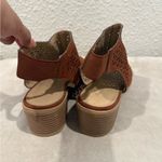 American‎ Eagle Women's Brown Peep Photo 3