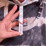Lululemon  SWIFTLY RUN GREY WHITE SHIBARI DYE ACTIVE TEE Photo 2