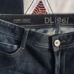 DL1961  4WAY 360 Dark Wash Low rise Cropped Skinny Jeans Size 27 Photo 4