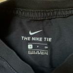 Nike Women’s Small Crop Tshirt Photo 3