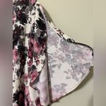 Sew in Love women’s size small short split sleeve floral print dressy casual Gray Photo 2